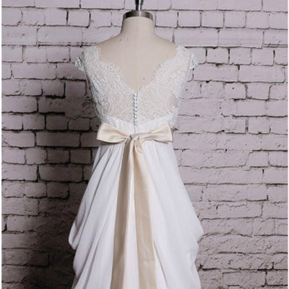 A-line Classic Lace Bridal Gown Transparent Train..