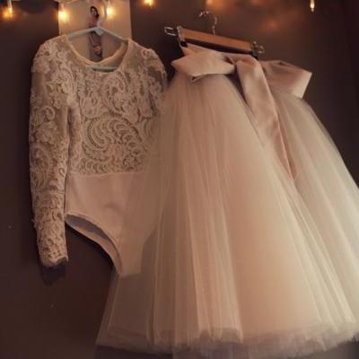 Cheap 2017 New Flower Girls Dresses For Weddings Jewel Neck Long Sleeves Lace Appliques Sweep Train Ball Gown Birthday Children Girl Pageant Gown