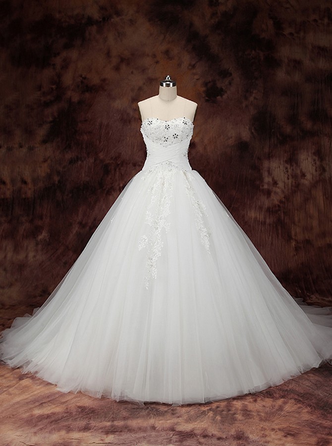 Nectarean Sweetheart Sweep Train Wedding Dress With Beading Lace