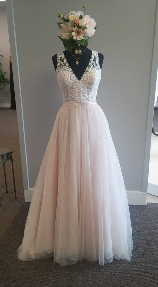 Light Pink Sleeveless Lace Appliqués A-line Floor-length Wedding Dress, Plus Size Wedding Dress,w2401