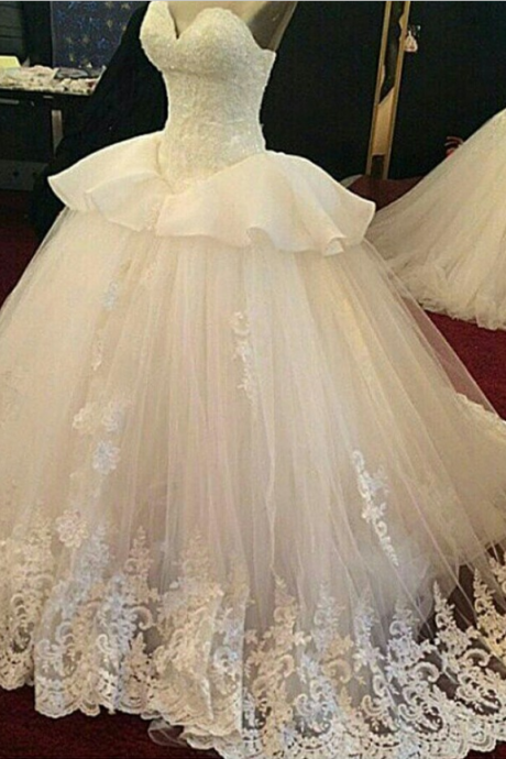 Fabulous Sweetheart Sweep Train Wedding Dress With Lace Beading Ruffles